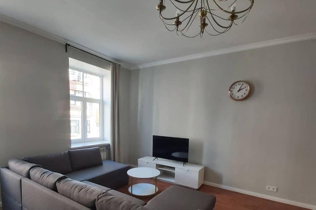 Spacious, 3-bedroom In Căn hộ Riga
