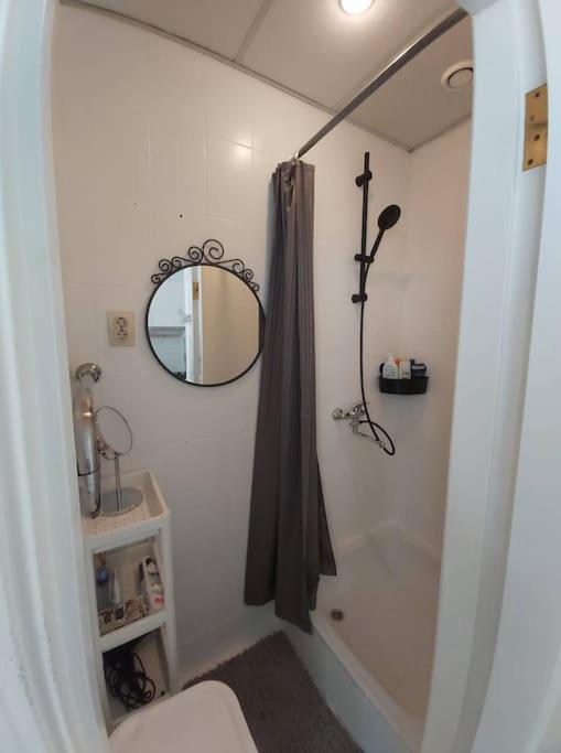 Spacious, 3-bedroom In Căn hộ Riga